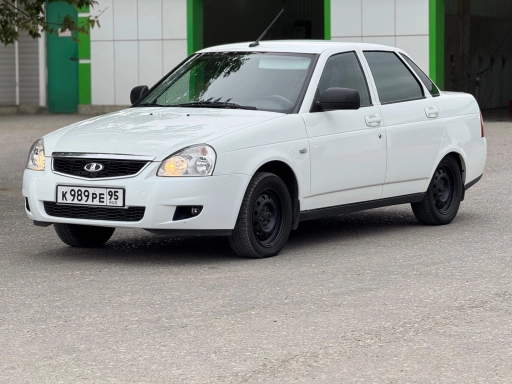ВАЗ Priora, 2018, 214000км