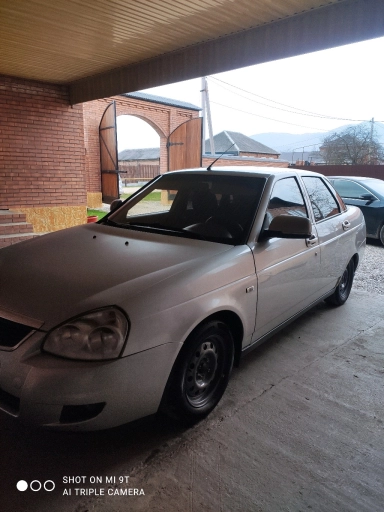 ВАЗ Priora, 2013, 180000км