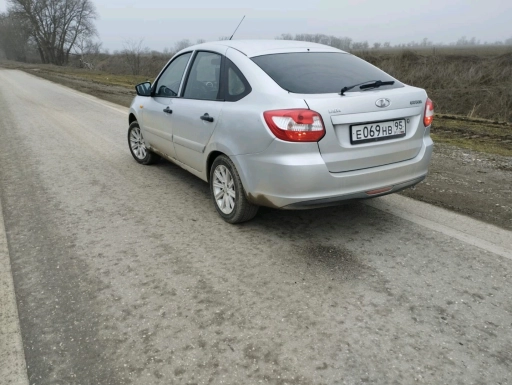 ВАЗ Granta, 2015, 240 000км