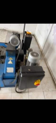 Работа в грузовой шиномонтаж