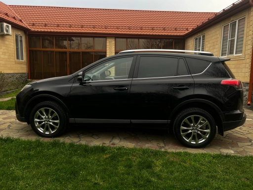 Toyota RAV4, 2018, 207000км