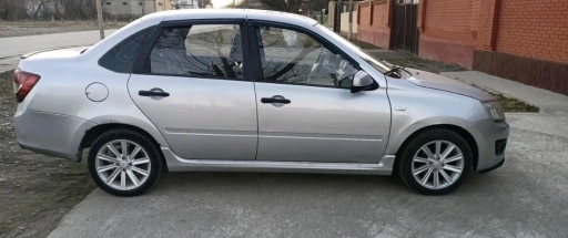 ВАЗ Granta, 2012, 204000км