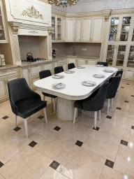 Кухонный стол и стулья