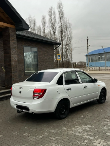 ВАЗ Granta, 2015, 999км