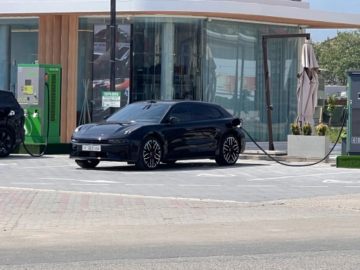 Zeekr 001, 13400км