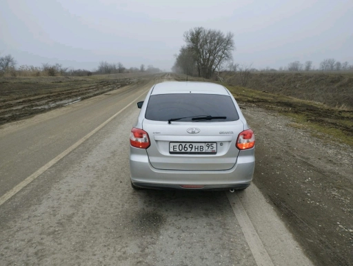 ВАЗ Granta, 2015, 240 000км