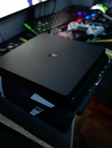 Ps 4 slim