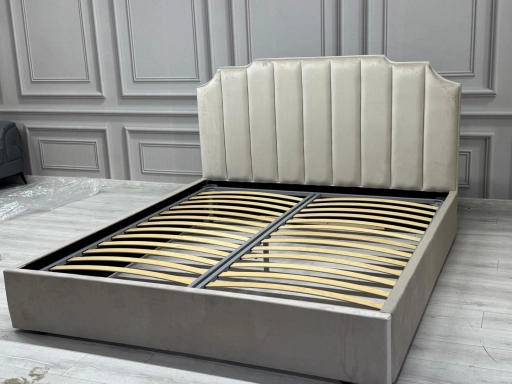 Спальная кровать