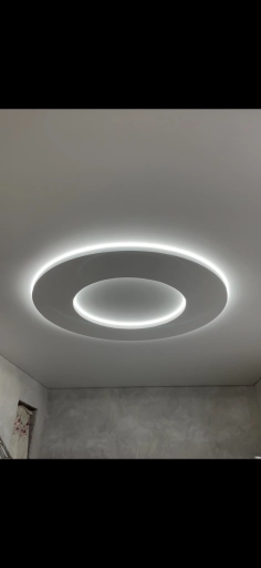 Натяжные потолки и жалюзи