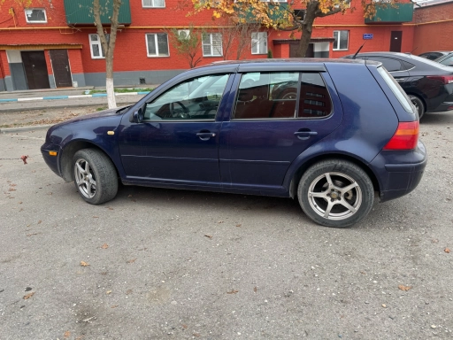 Volkswagen Golf, 2001, 280000км