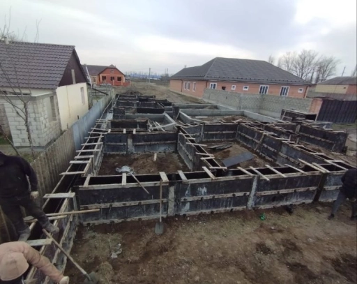 Фундамент заливаем