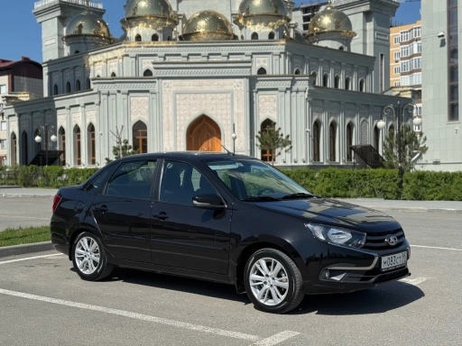 ВАЗ Granta, 2022, 65000км