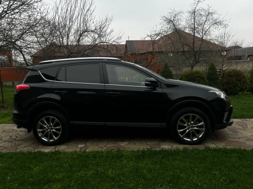 Toyota RAV4, 2018, 207000км