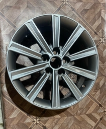 Продам диск на камри 50 R17 В идеальном состояние