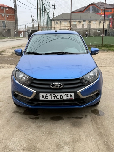 LADA Granta, 18, 318000км