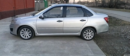 ВАЗ Granta, 2012, 204000км