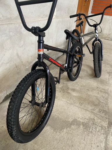 Велосипед BMX трюкач