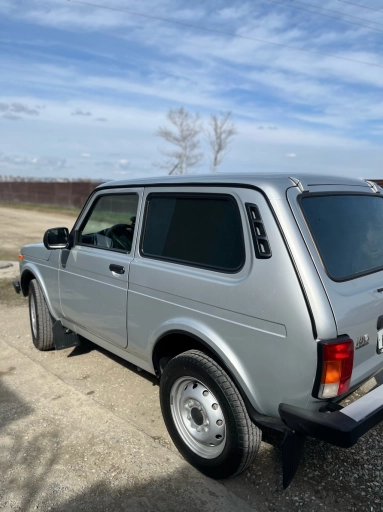 ВАЗ Niva, 2023, 67768км