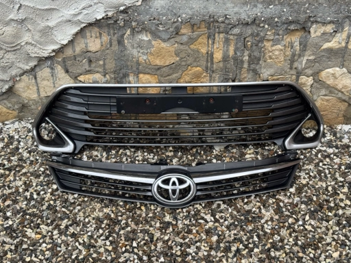 Решетка Радиатора Camry v55 Оригинал