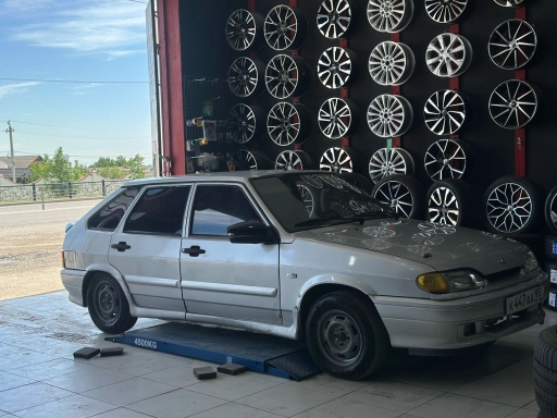 ВАЗ 2114, 2004, 200000км
