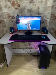 Игровой Компьютер. полный комплект со столом (пк)