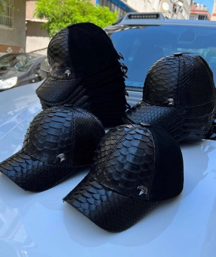 Питоновые кепки🐍