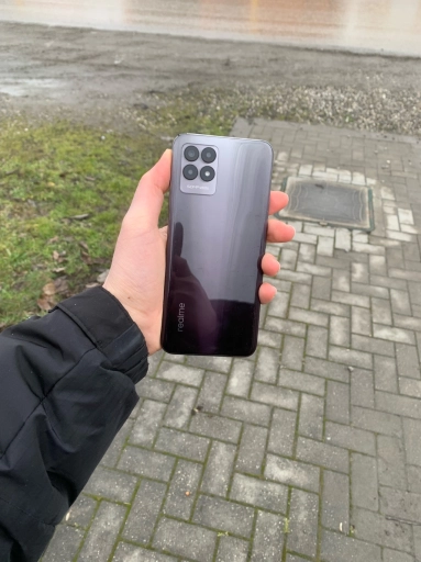 Realmi 8i