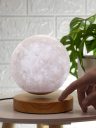 Левитирующая луна MoonFlight с пластиковой подставкой Левитирующая луна MoonFlight с пластиковой подставкой