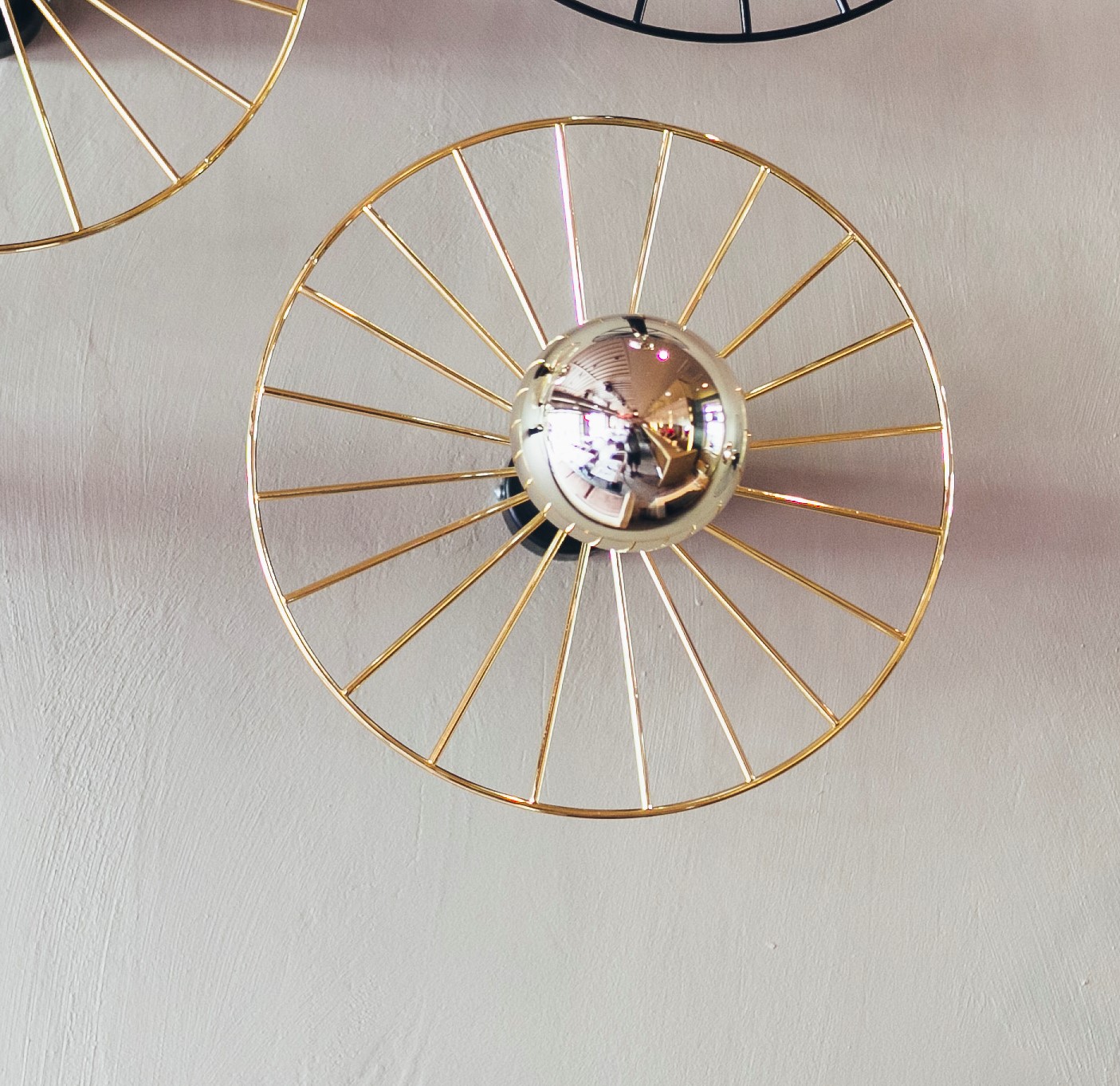Бра Wheel 30 см золотой + цоколь 5 см золотой
