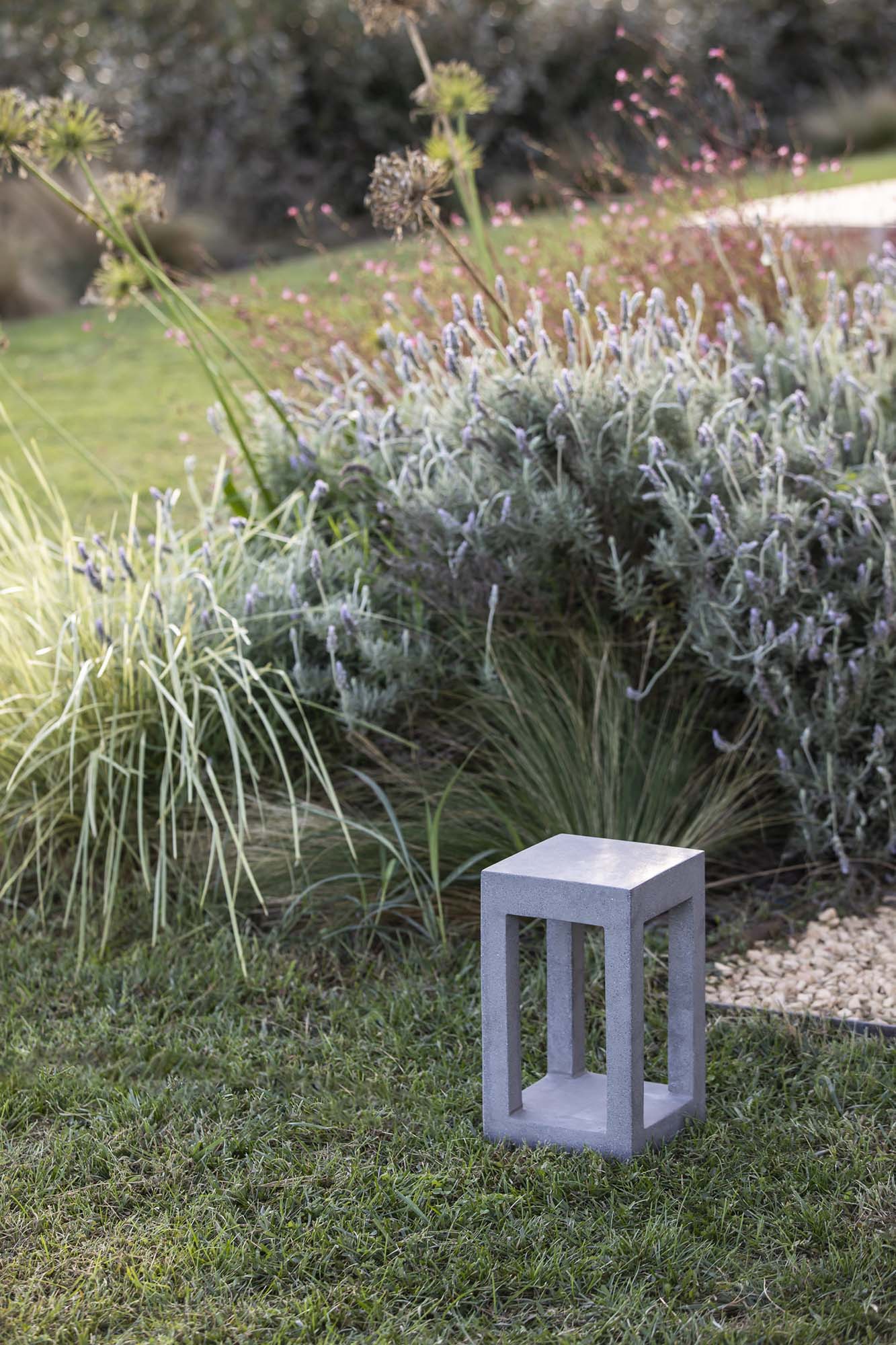 PILO 350 Уличный маяк цементно-серый LED 6W 2700K