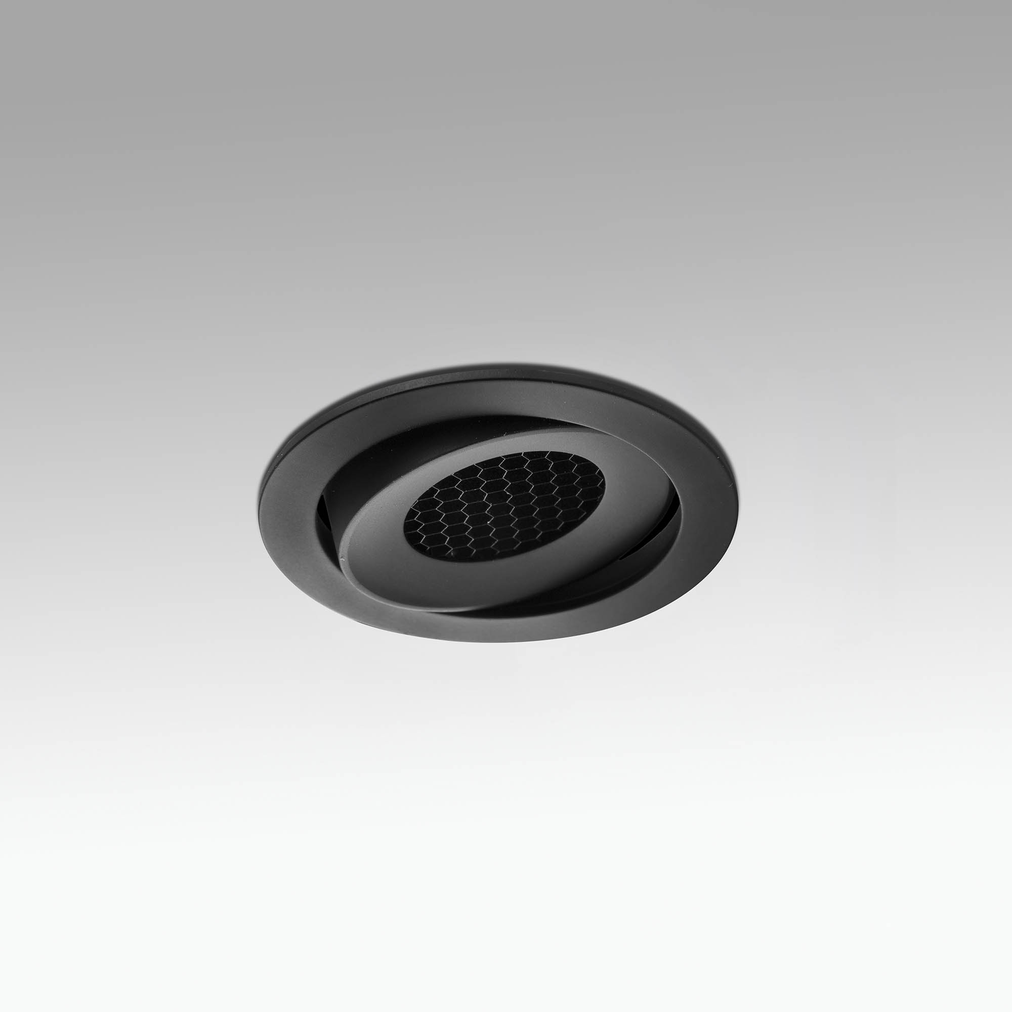 KIVI Встраиваемый светильник ORIENTABLE черный 5W 3000K 36° IP44
