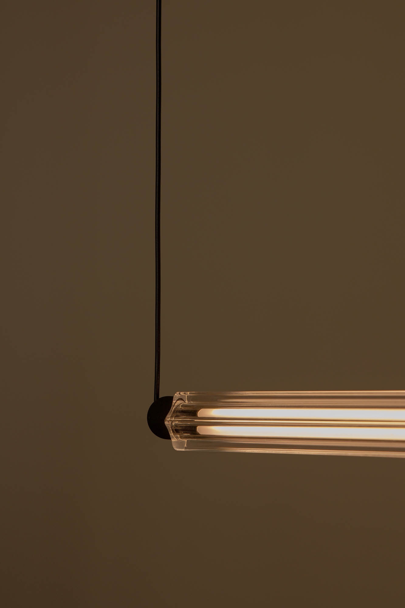 Подвесной светильник LUMINA 600 1L COLGANTE HORIZL черный LED 12W 2200K