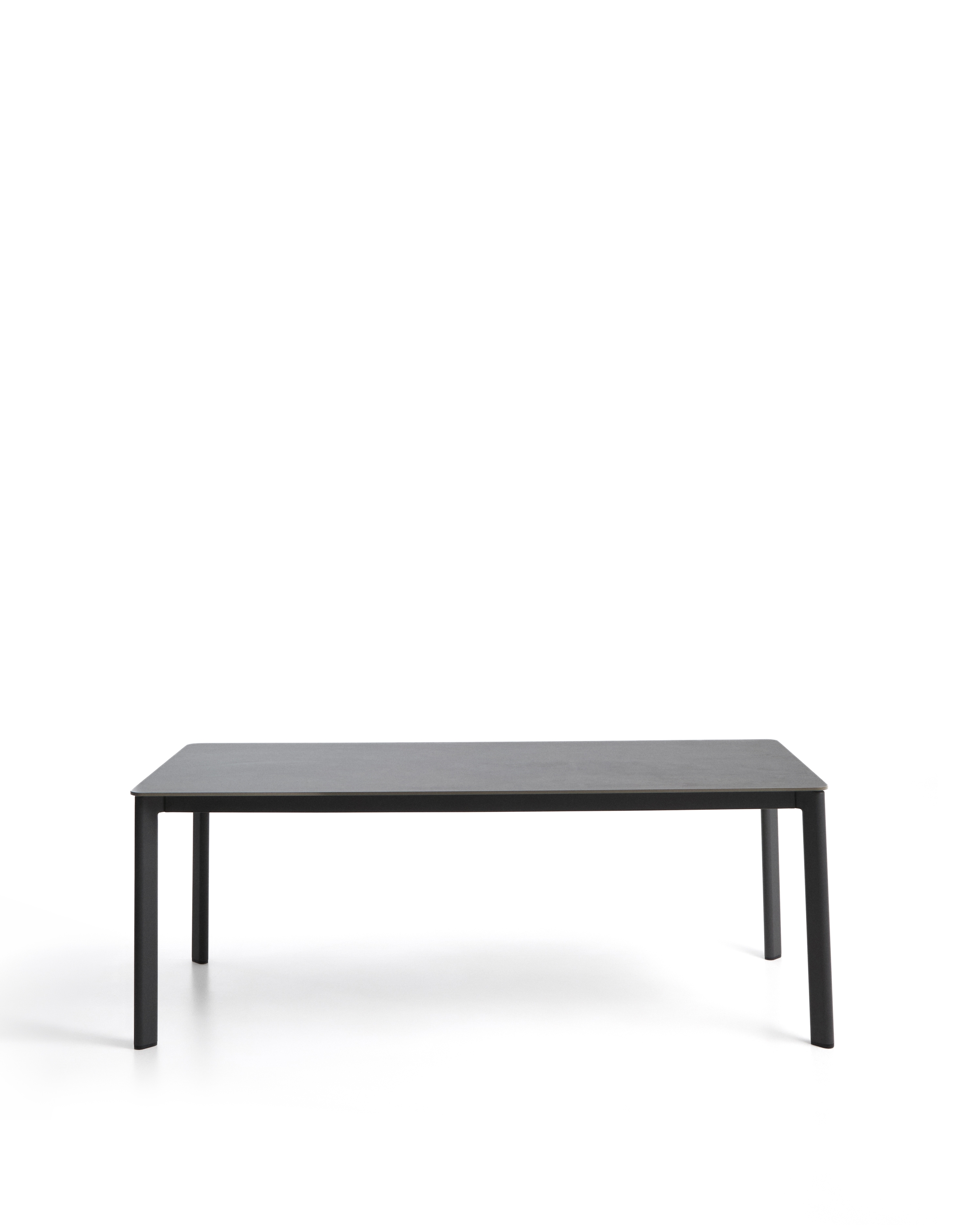 Уличный стол Anafi из спеченного камня и графитового алюминия 180 x 90см