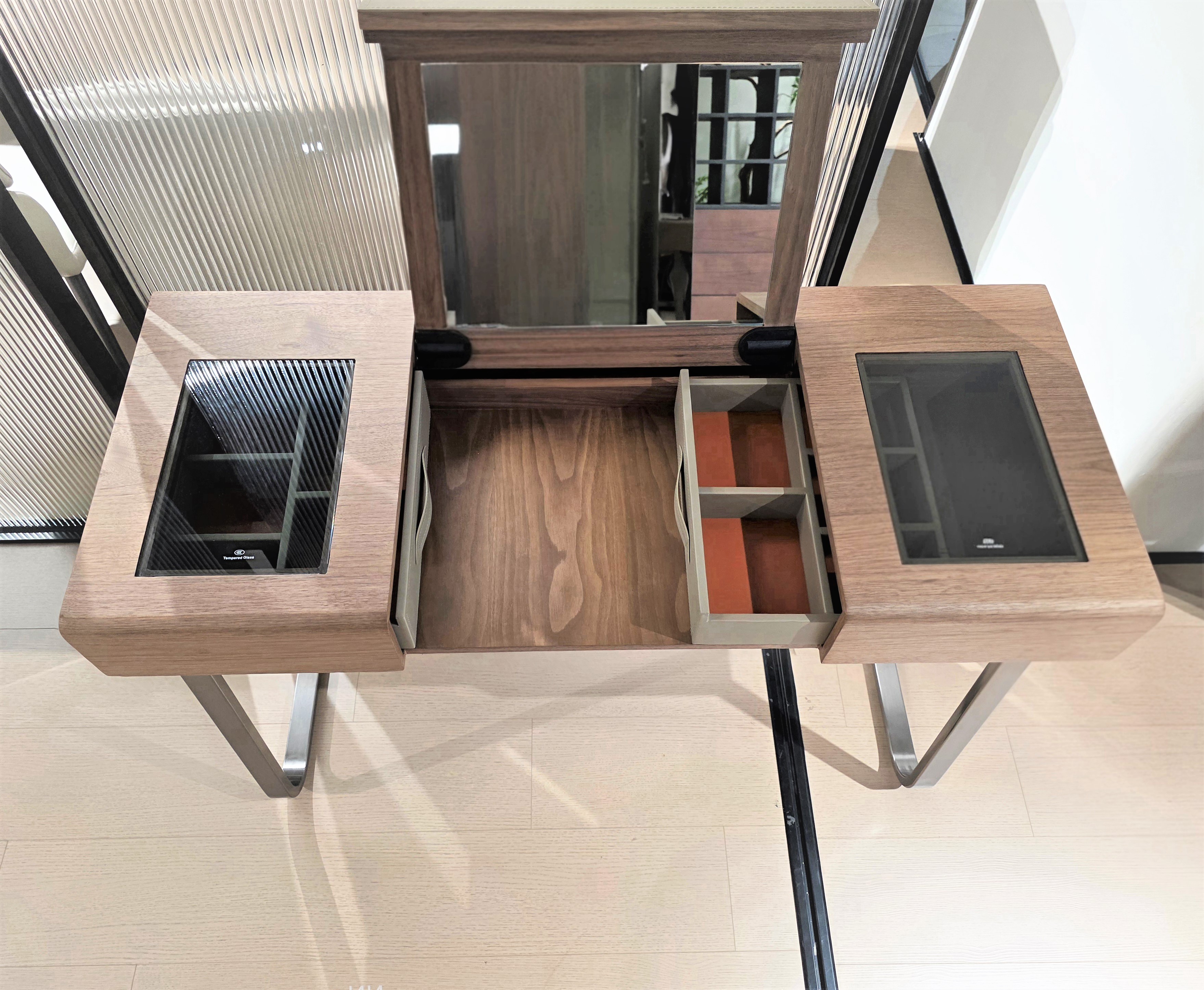 Консоль с зеркалом Walnut
