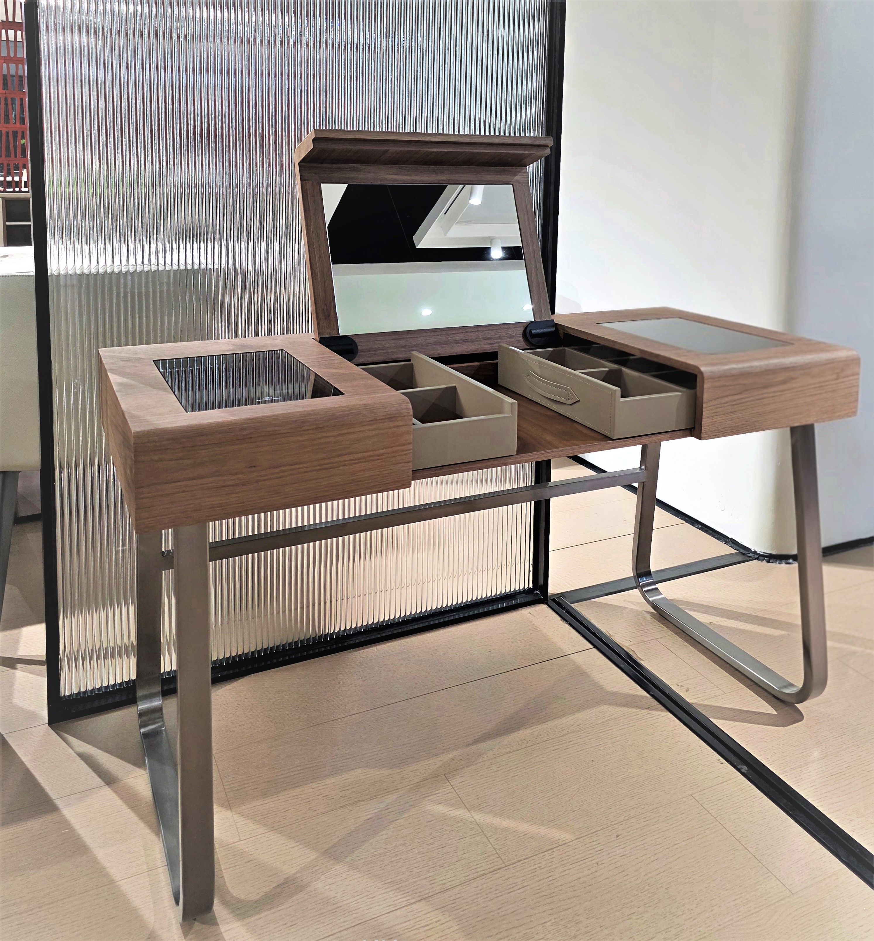 Консоль с зеркалом Walnut