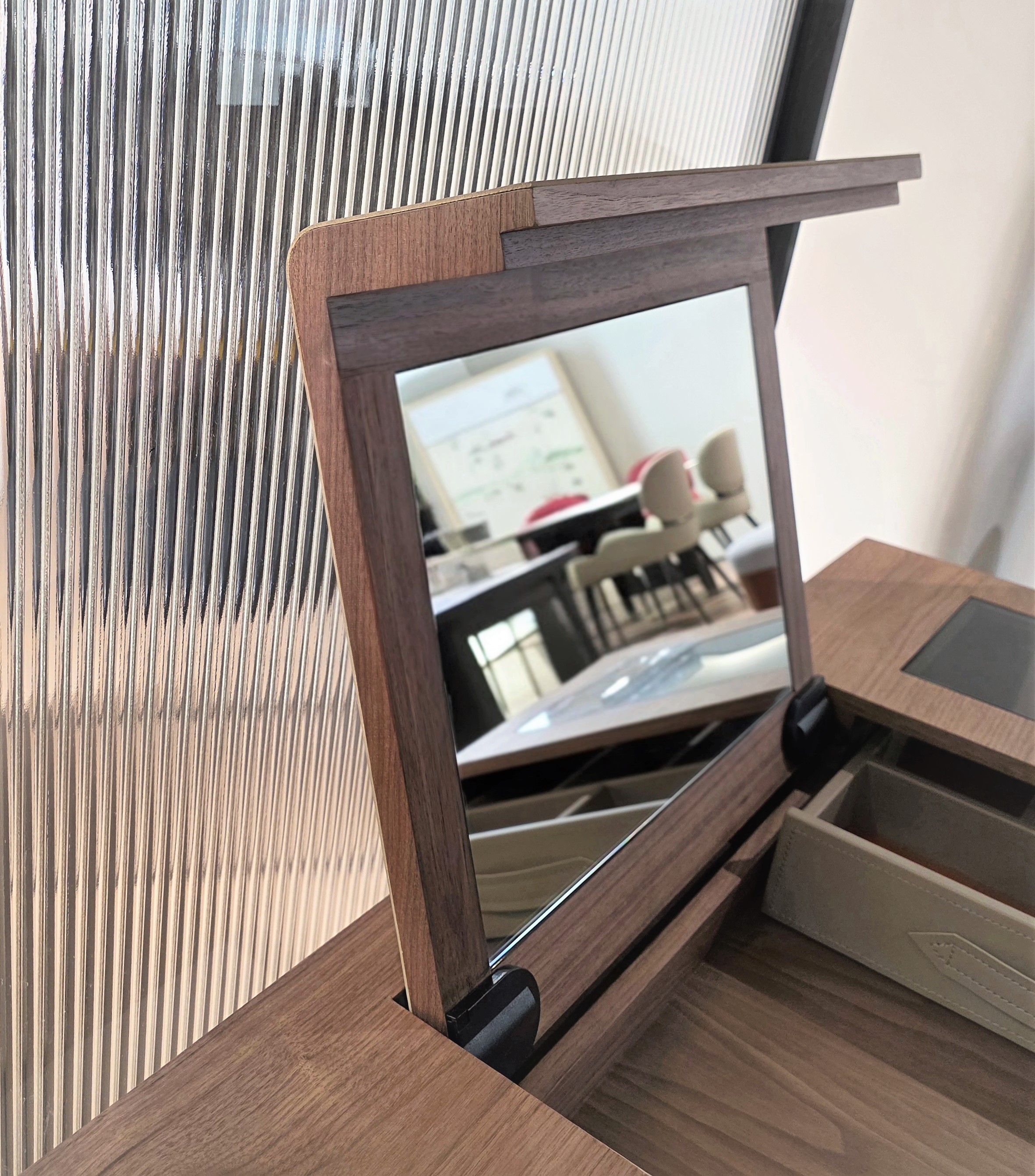 Консоль с зеркалом Walnut