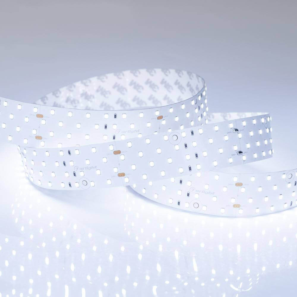 Светодиодная лента RT 2-2500 24V Cool 8K 4x2 (2835, 700 LED, LUX) 019084