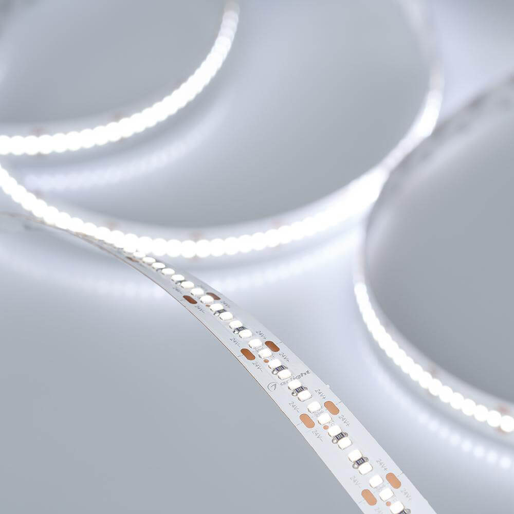 Светодиодная лента 21,6W/m 300LED/m 2216SMD теплый белый 5M 023590(2)