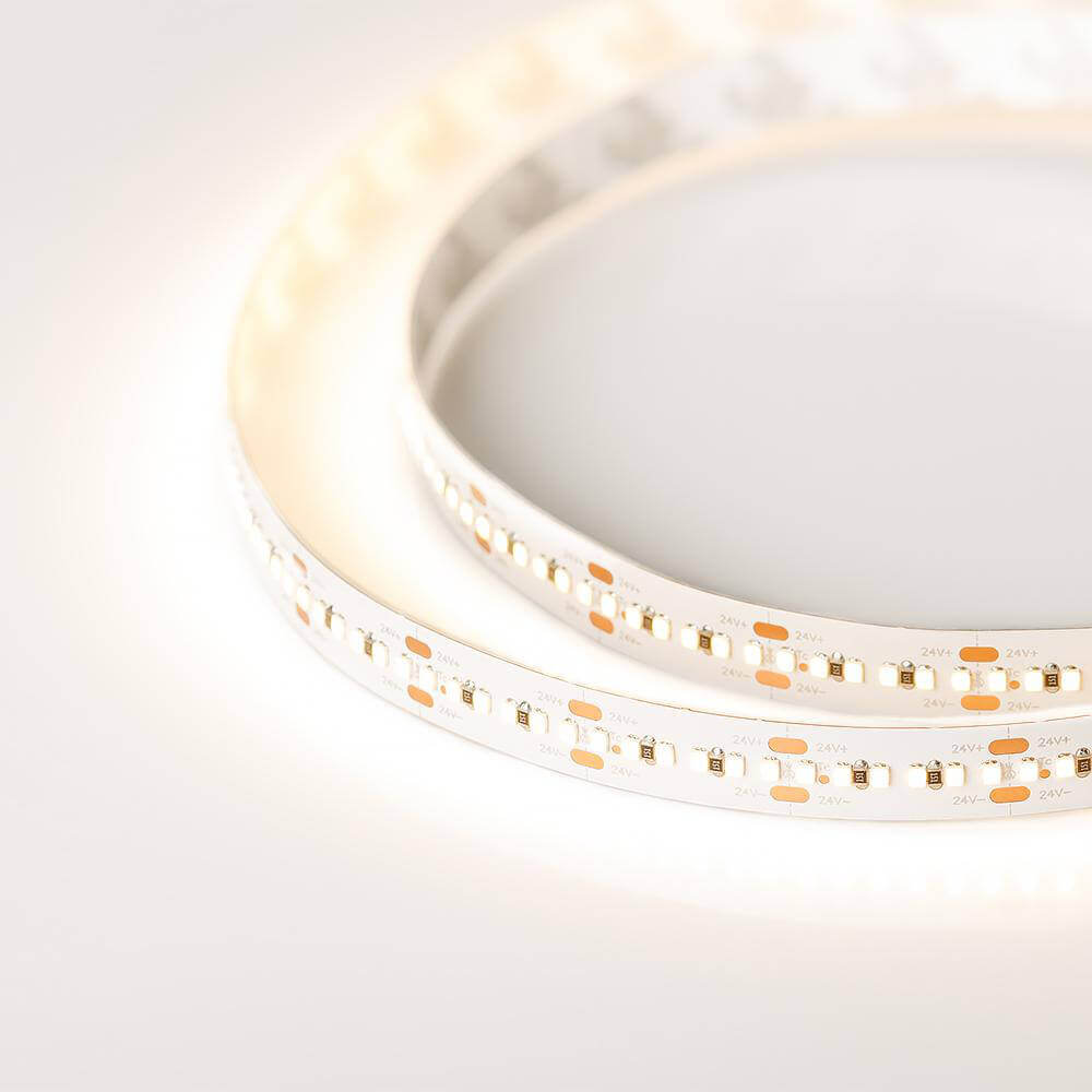 Светодиодная лента 21,6W/m 300LED/m 2216SMD теплый белый 5M 023590(2)