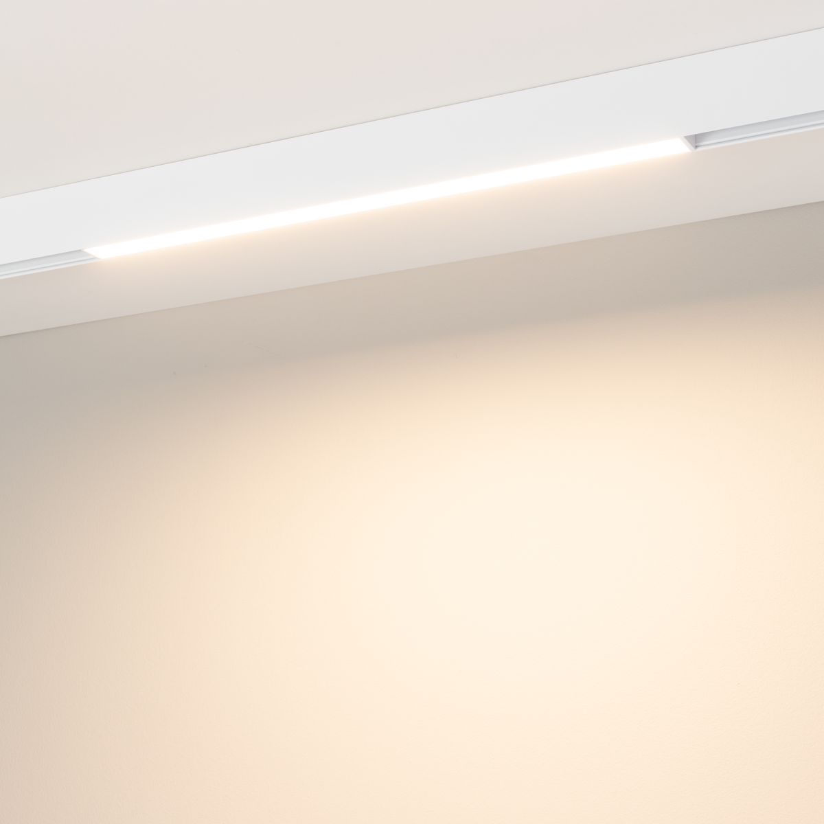 Трековый магнитный светильник MAG-ORIENT-FLAT-L465-16W Warm3000 (WH, 100 deg, 48V) (IP20 Металл) 035842(1)