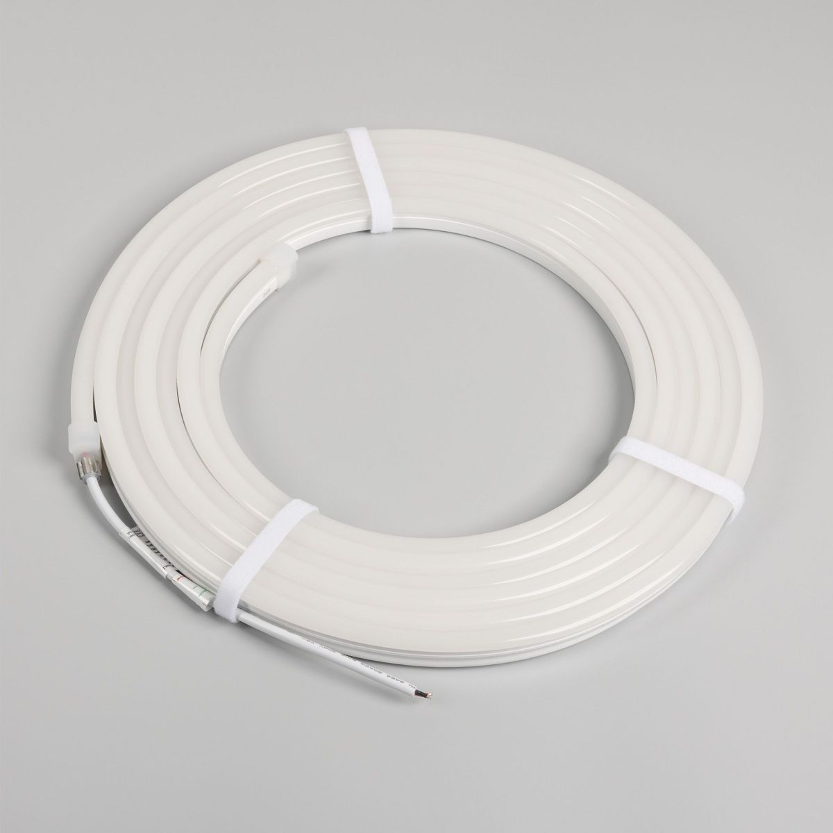 Светодиодная герметичная лента HALO-SIDE-A160-10x17mm 24V Day4000 (10 W/m, IP67, 5m, wire x1) 053369