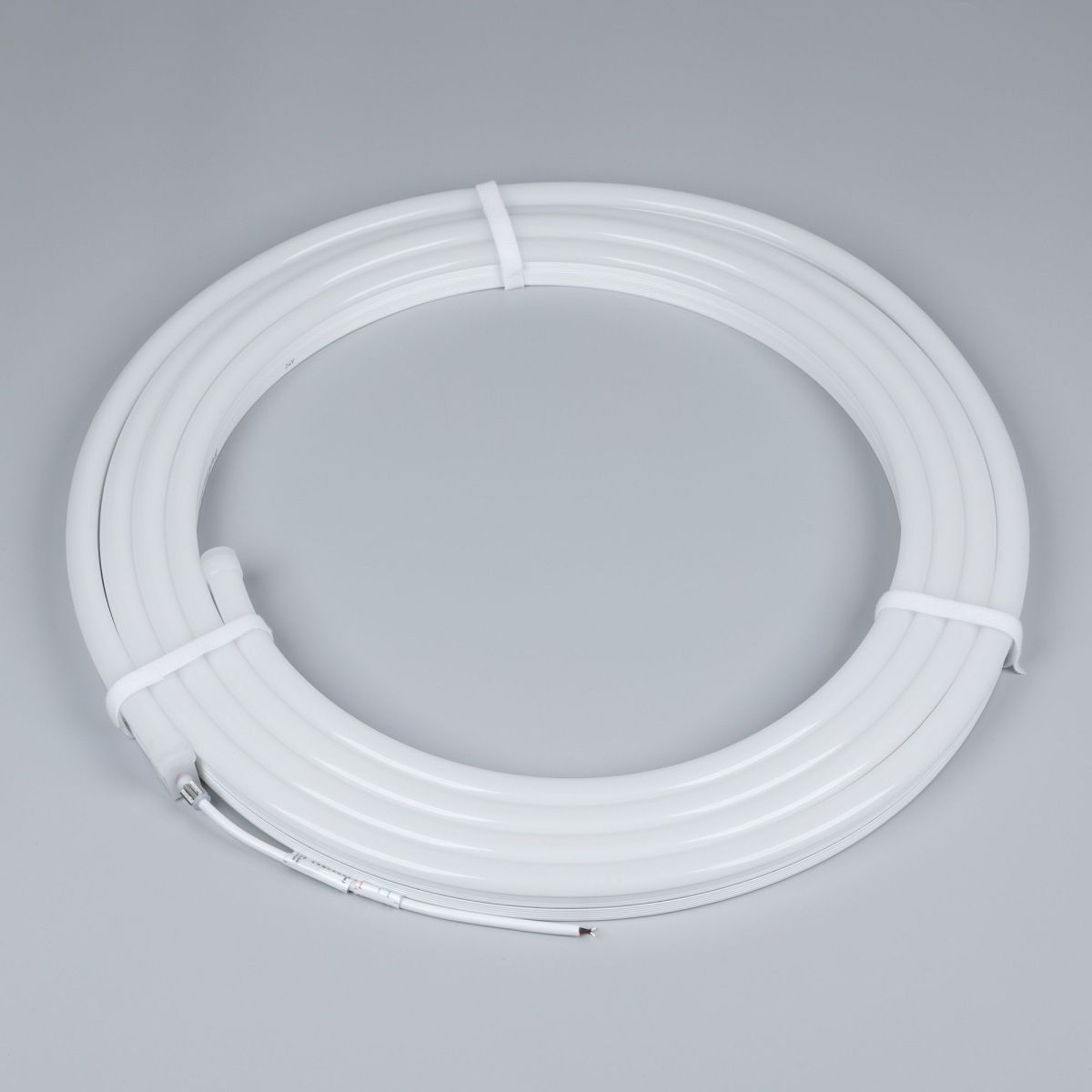 Светодиодная герметичная лента HALO-SIDE-A160-15x25mm 24V Day4000 (10 W/m, IP67, 5m, wire x1) 053376