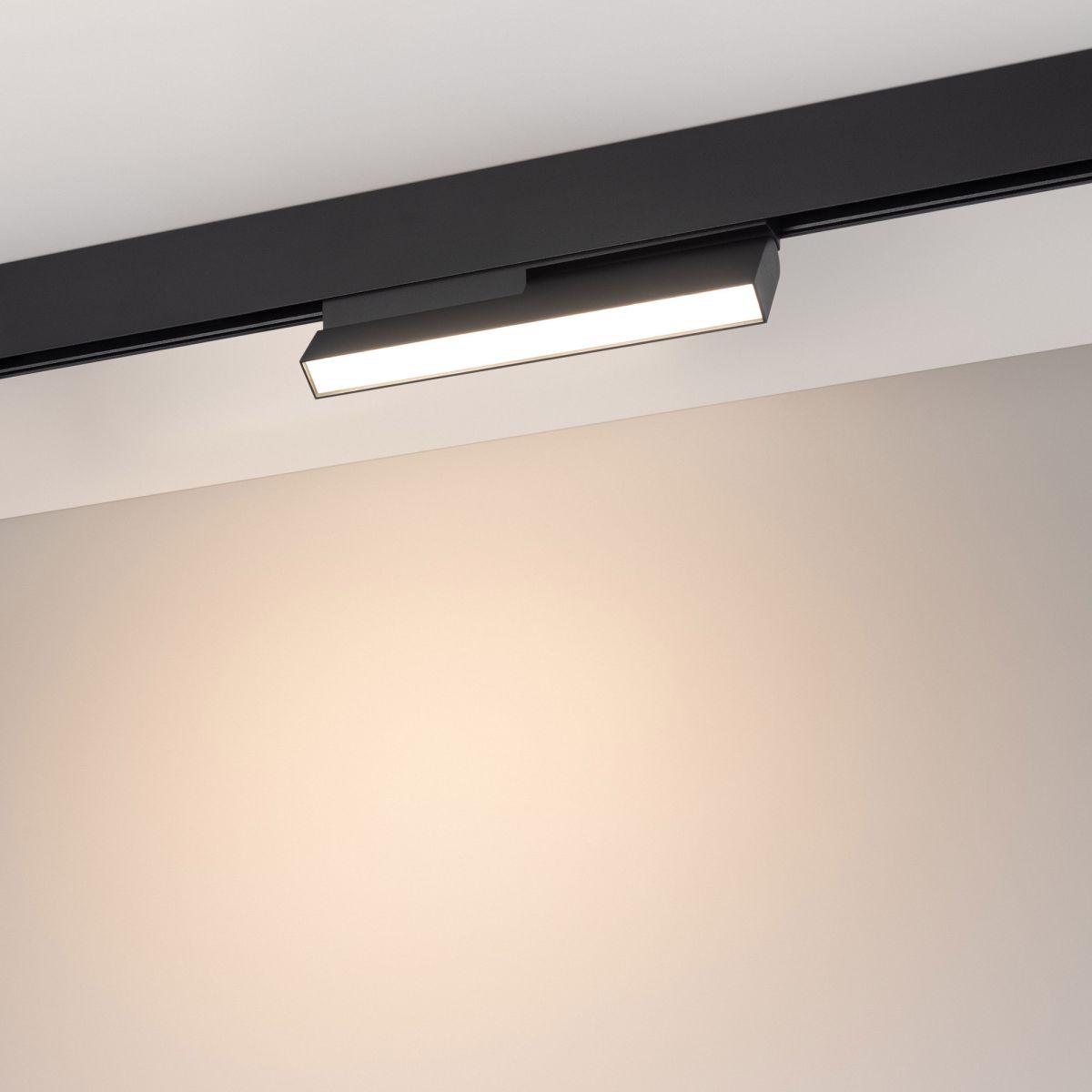 Трековый магнитный светильник MAG-ORIENT-FLAT-FOLD-S230-12W Day4000-MIX (BK, 80 deg, 48V, TUYA Zigbee) (IP20 Металл) 056401
