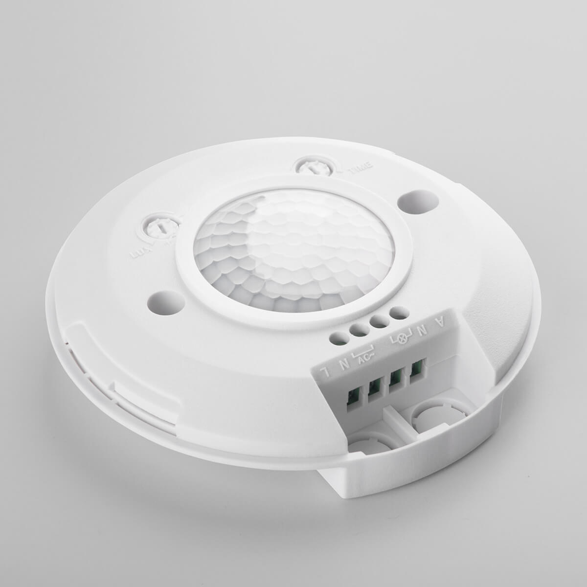 Датчик движения SNS-M-11 6m 2,2-4m 2000W IP20 360 белый 4690389126710