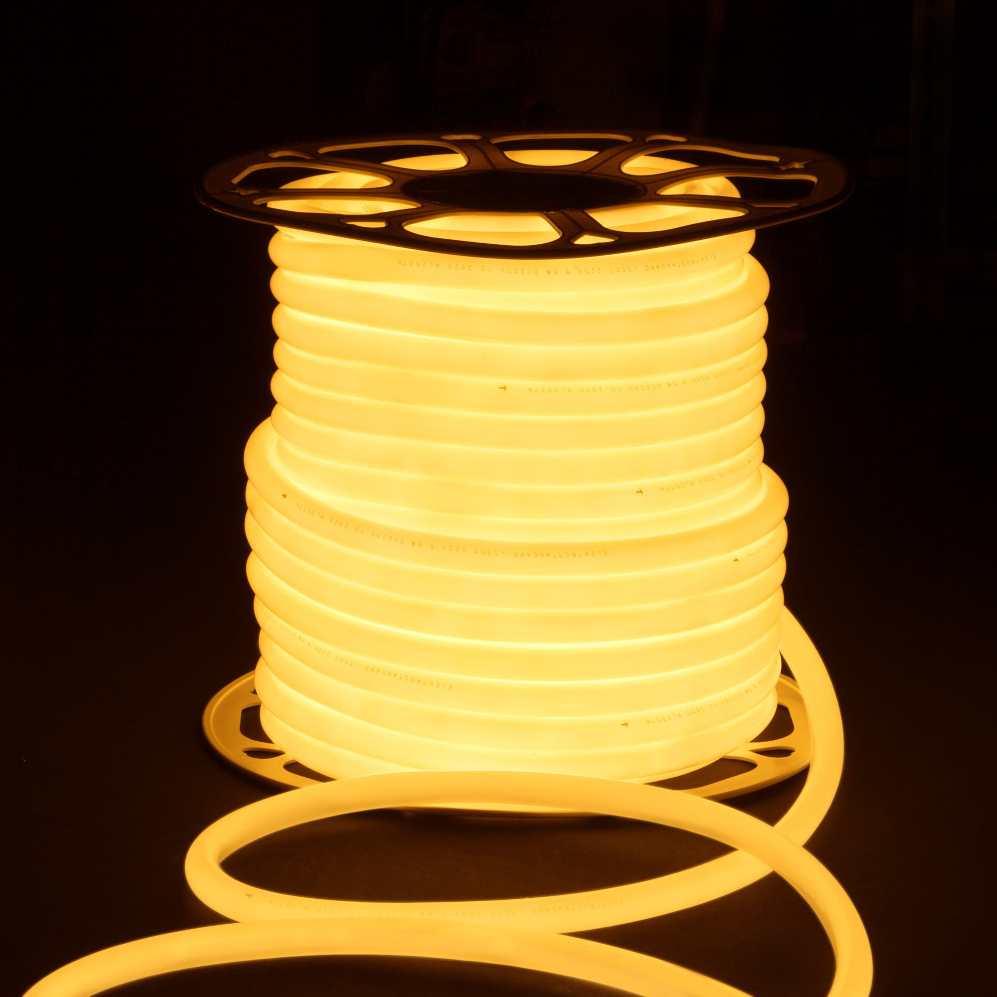 Светодиодный гибкий неон 220V 9,6W 144Led 2835 IP67 круглый теплый белый, 50 м 4690389167485 a052998
