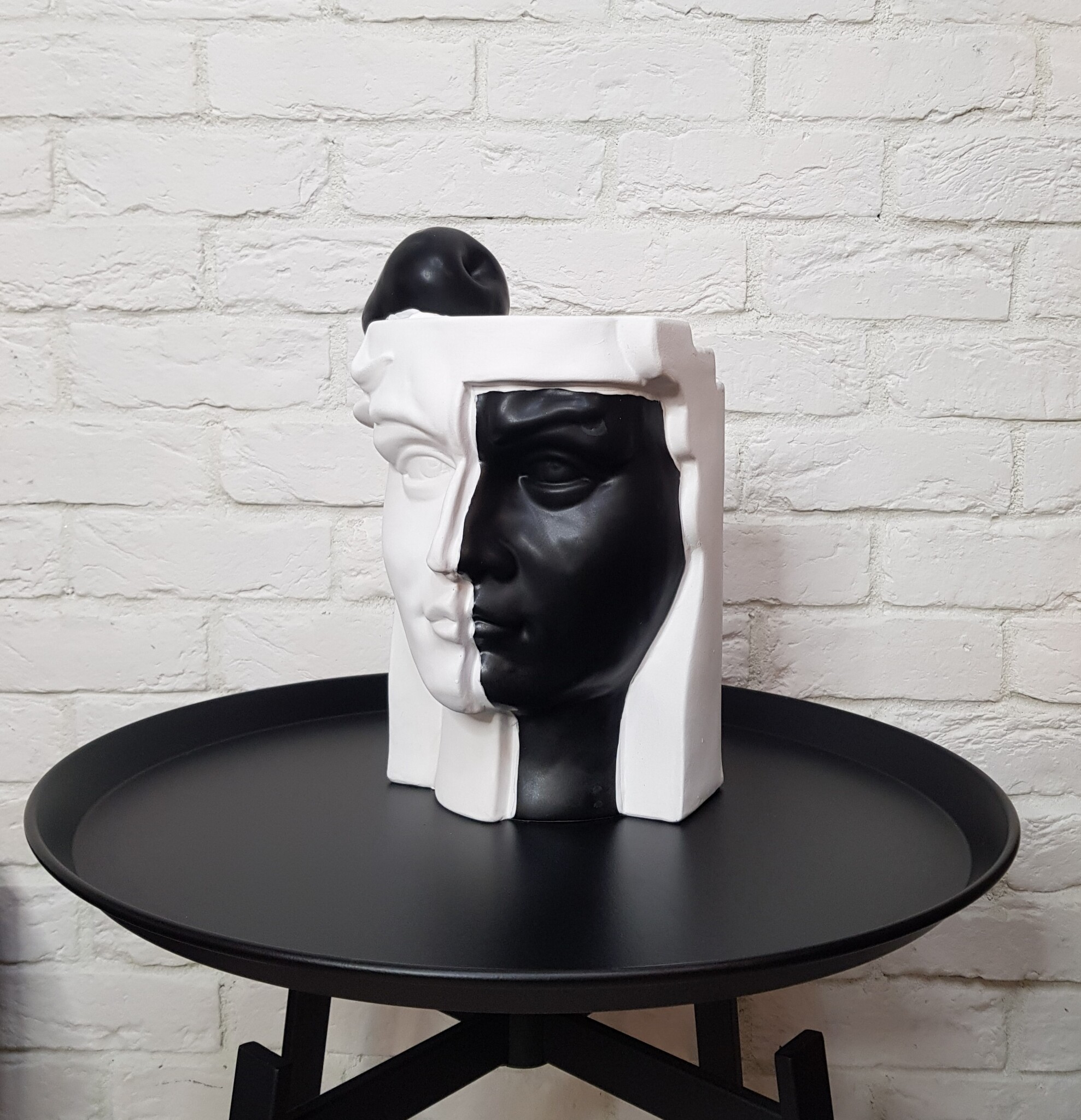 Статуэтка Double-faced ceramic decoration