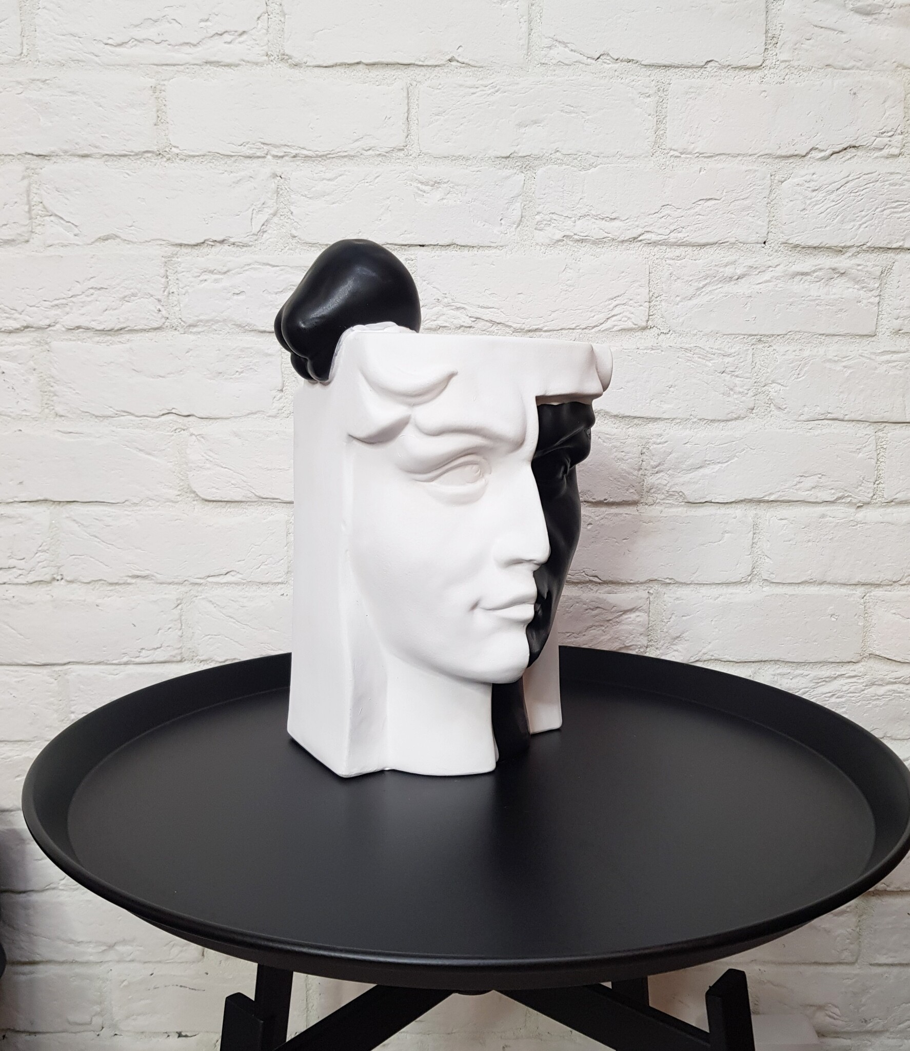 Статуэтка Double-faced ceramic decoration