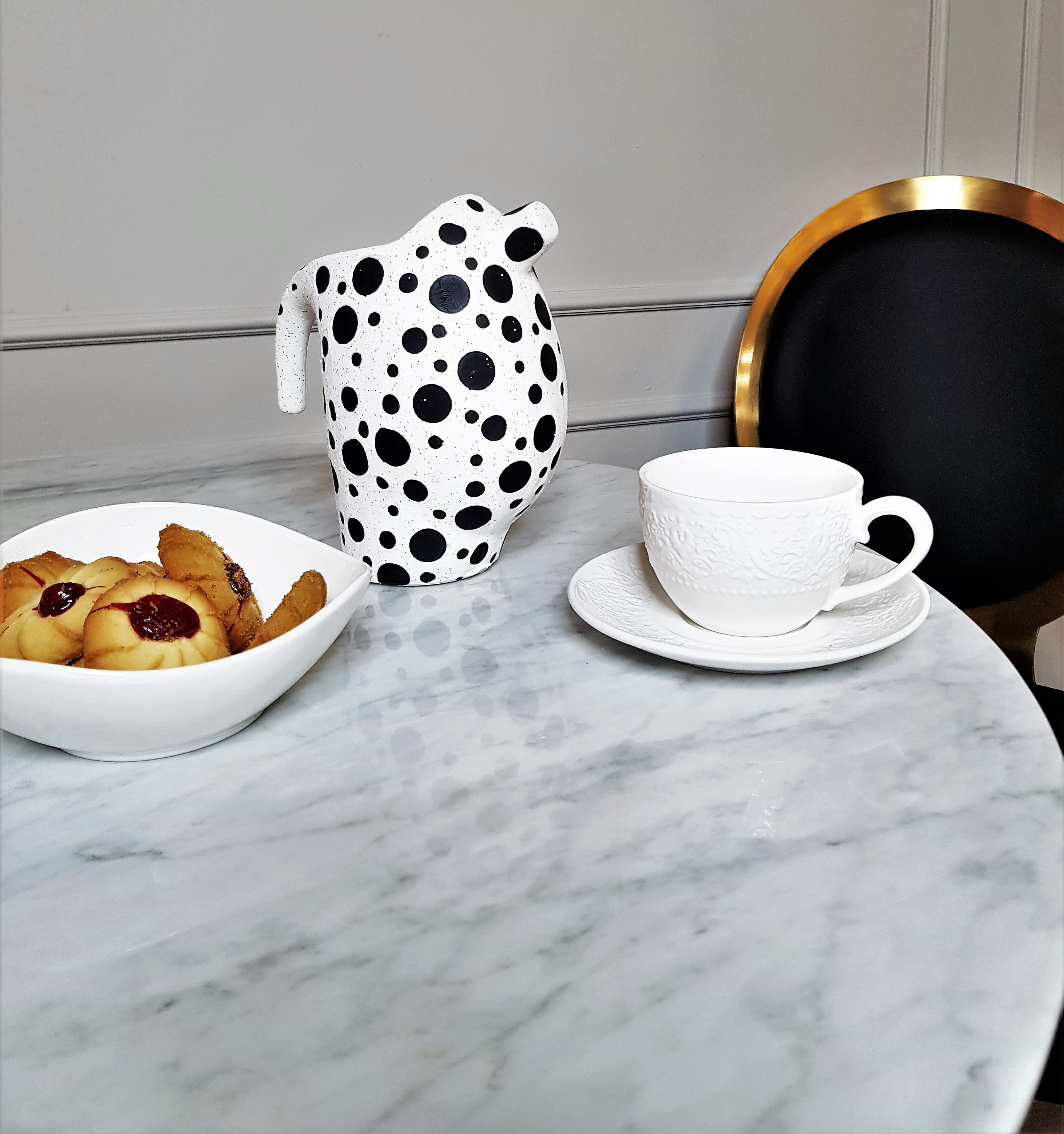 Стол обеденный белый Tulip Marble Brass