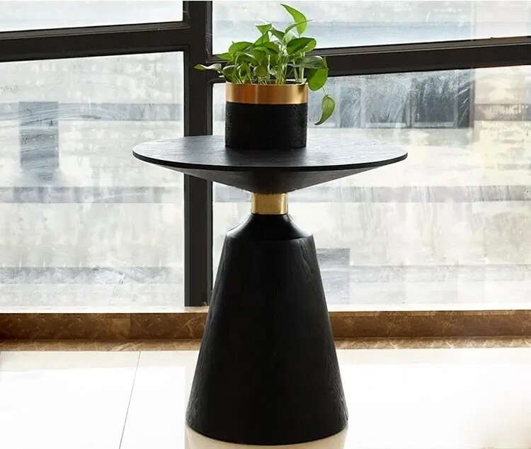 Стол журнальный черный Nicole Occasional Table