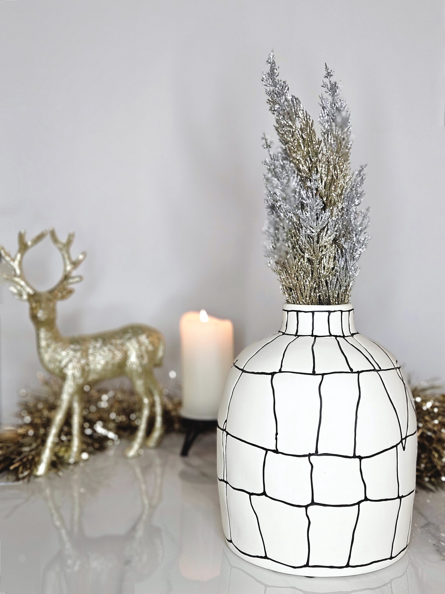 Ваза Black line narrow mouth vase B